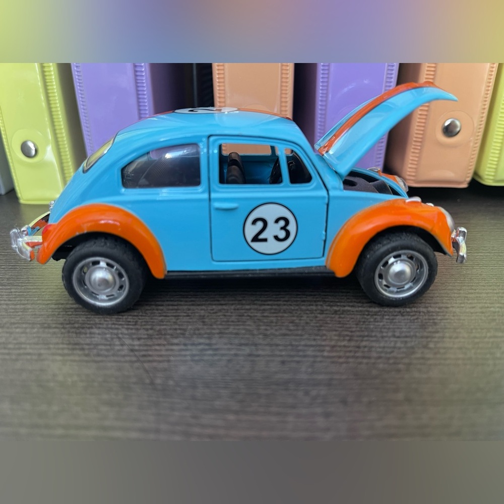 1:32 Scale Die-Cast Volkswagen Beetle #23 GULF OIL -Pullback Action Bug VW